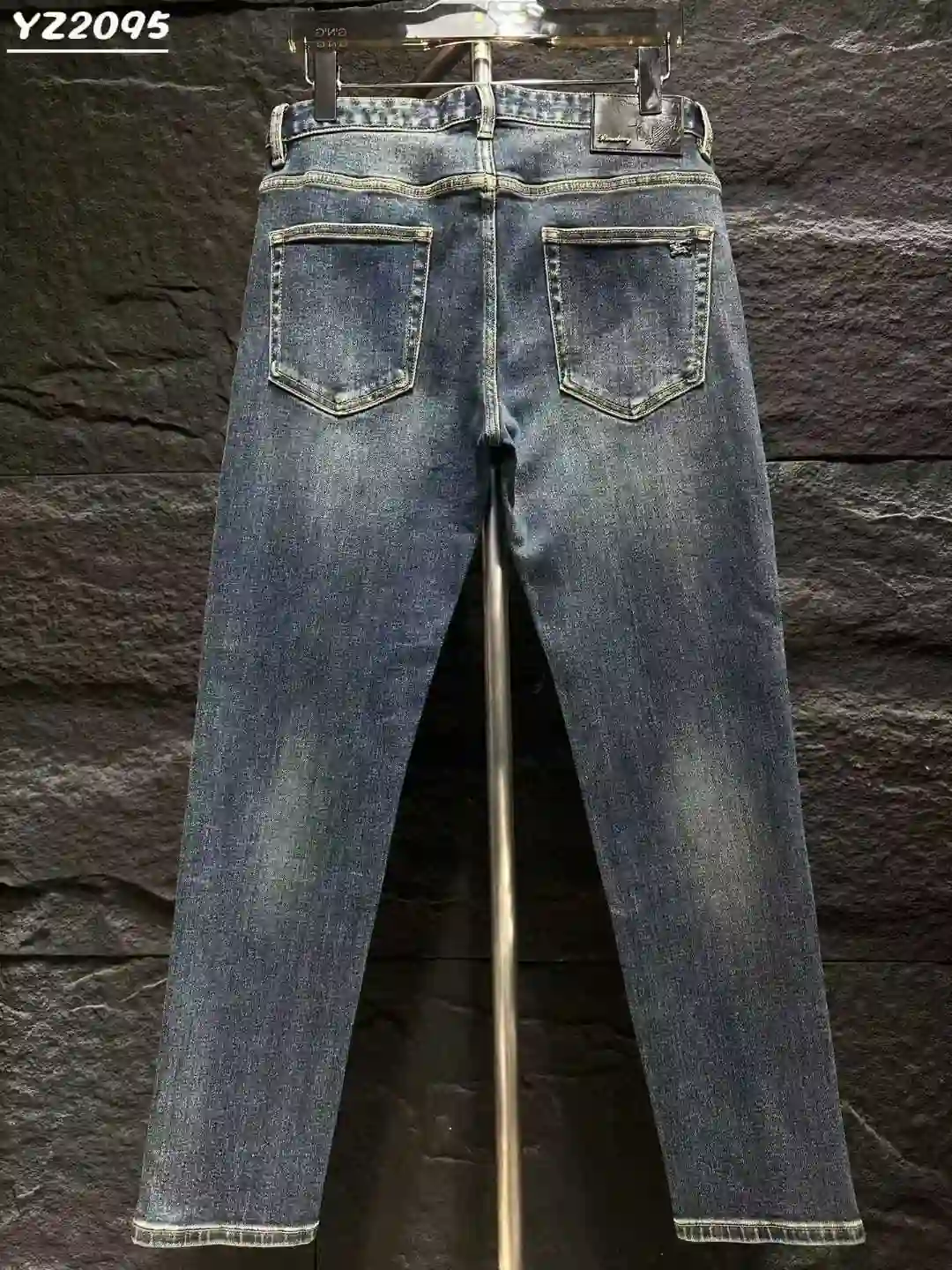 BURBERRY 640__2