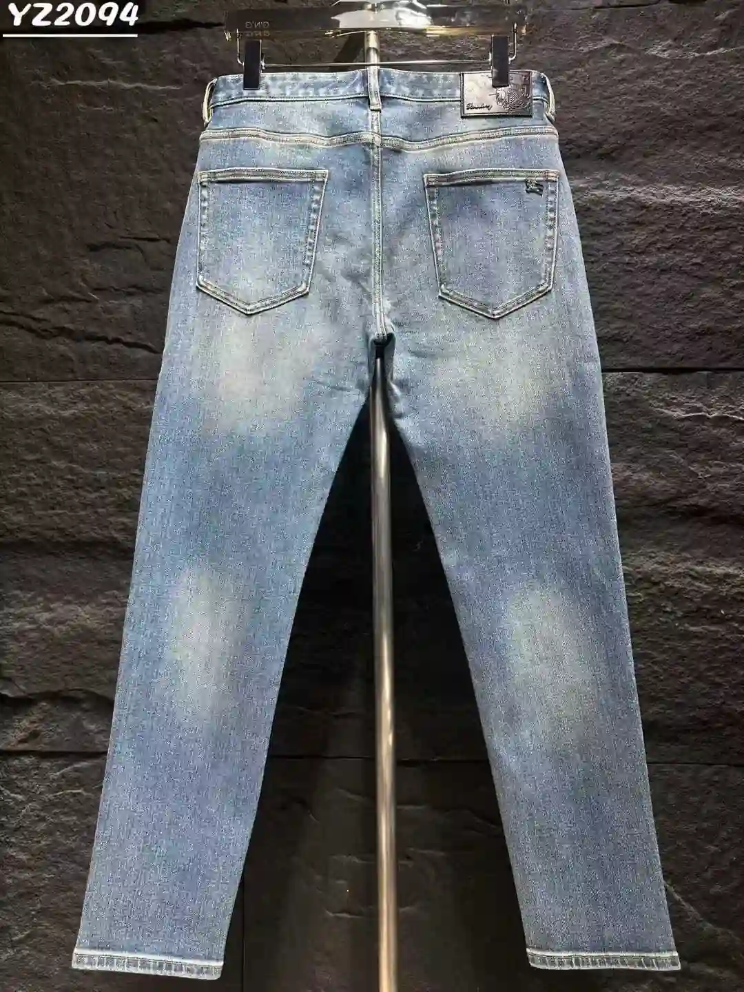 BURBERRY 641__2