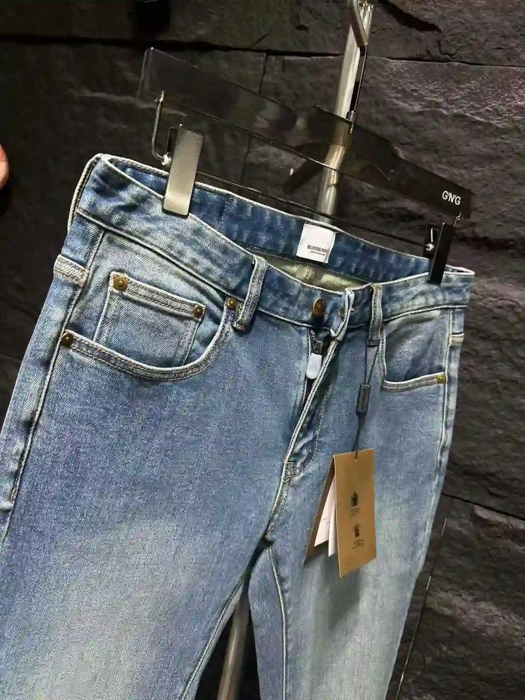 BURBERRY 641__6