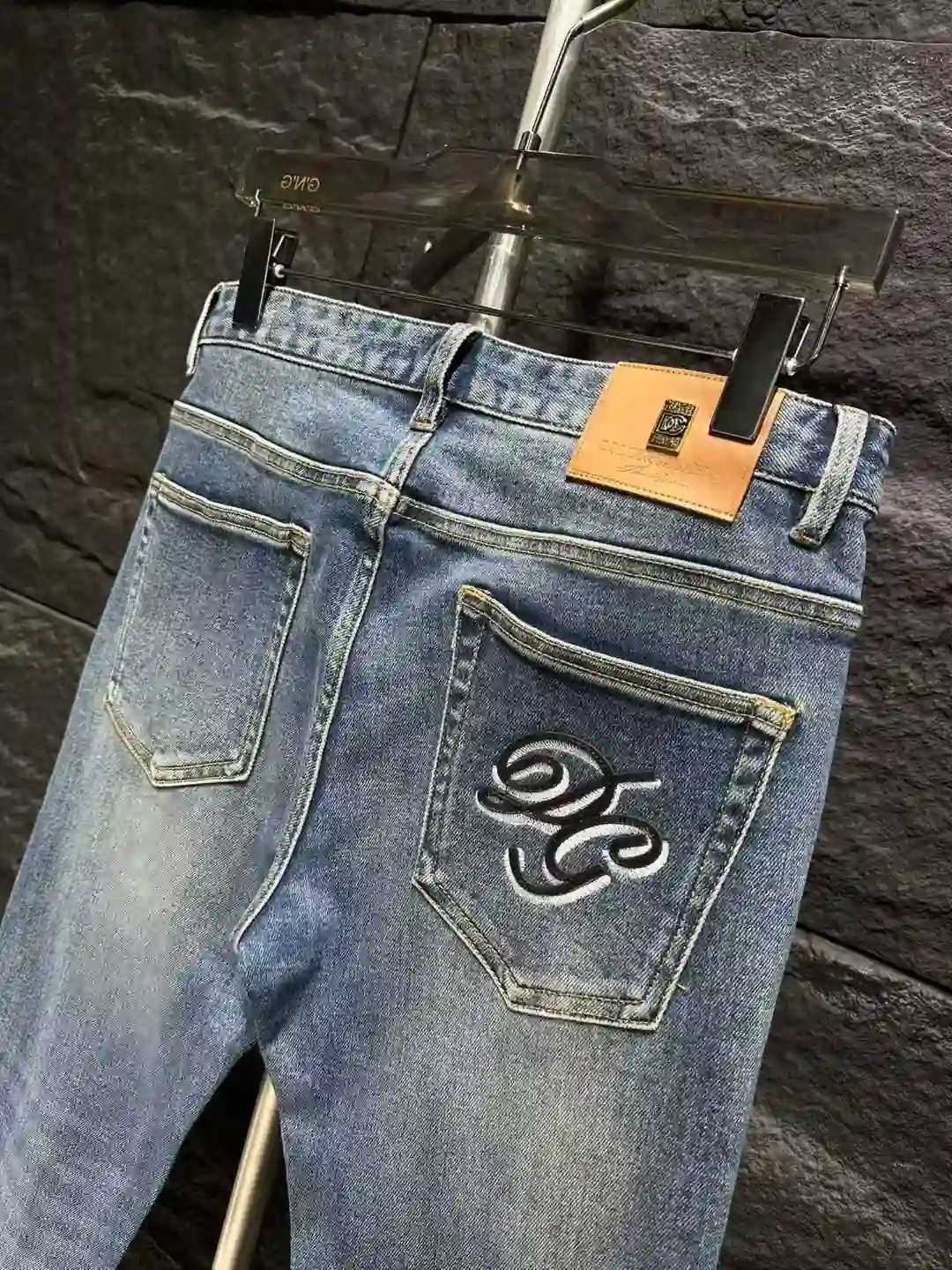 D&G 407__9