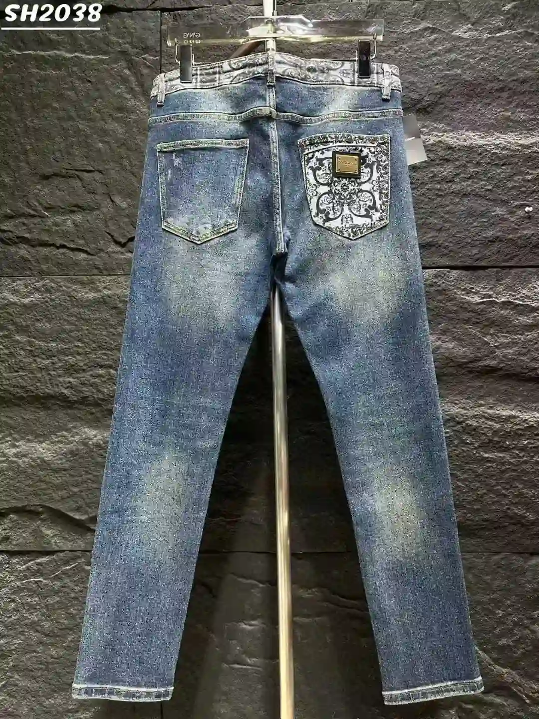 D&G 409__2