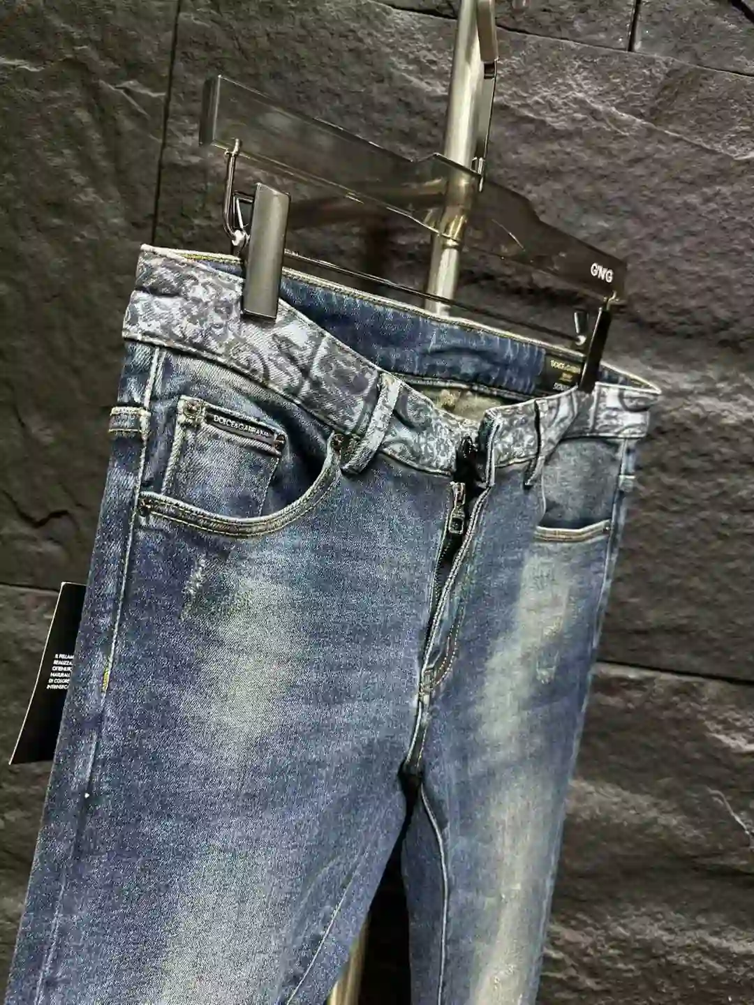 D&G 409__6