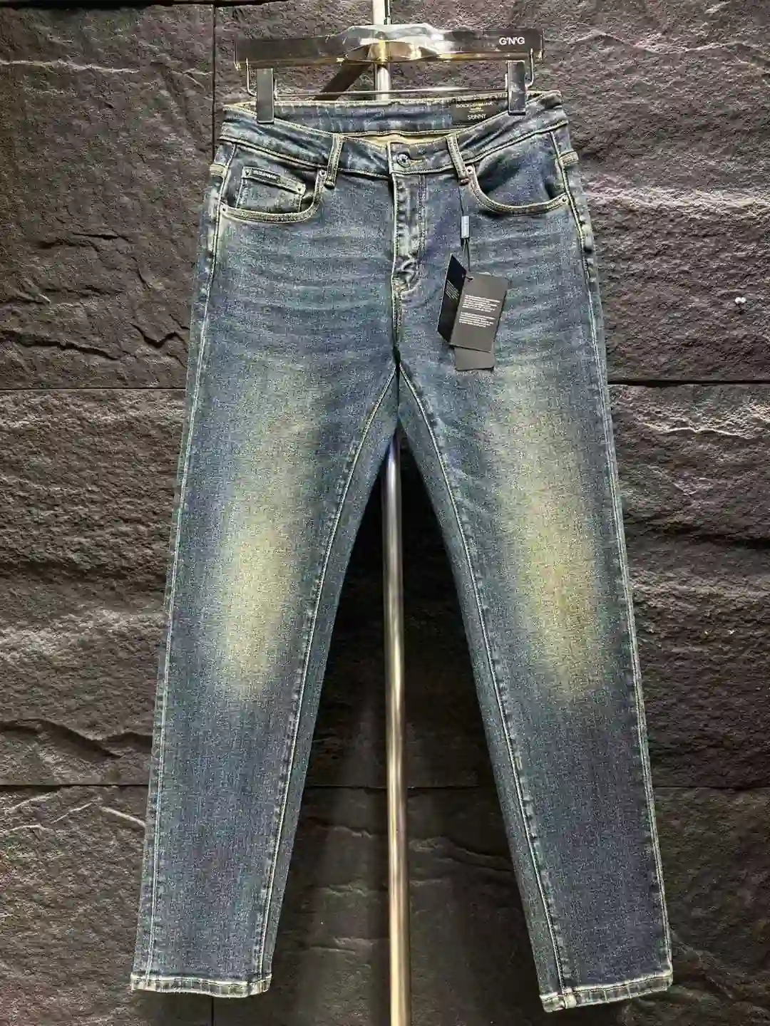 D&G 421__1