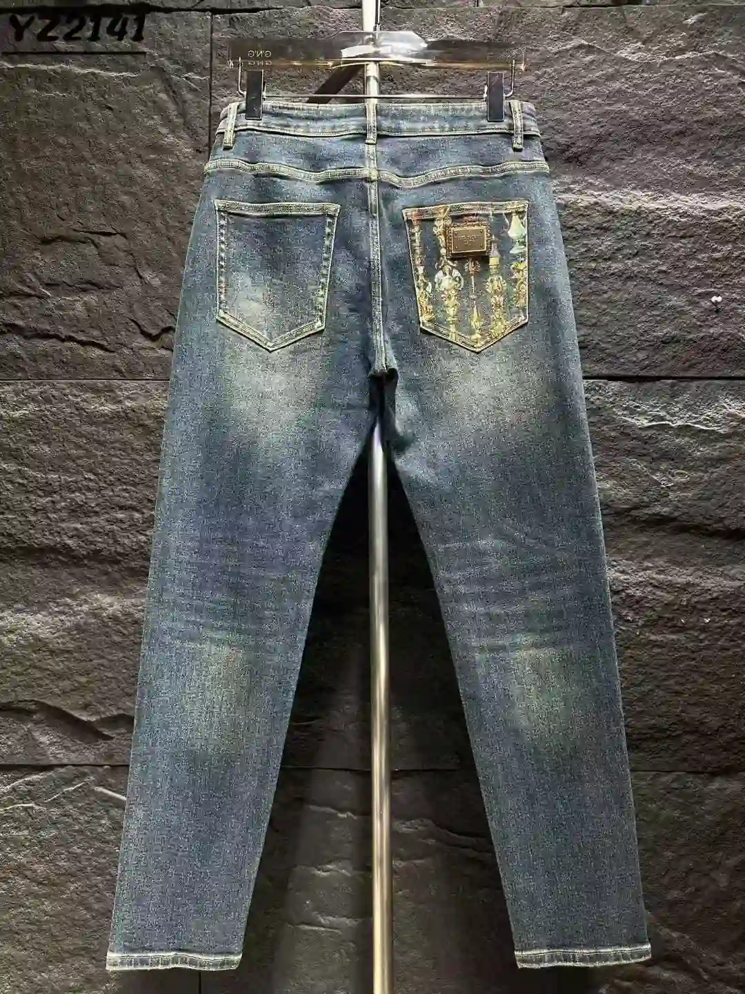 D&G 421__2