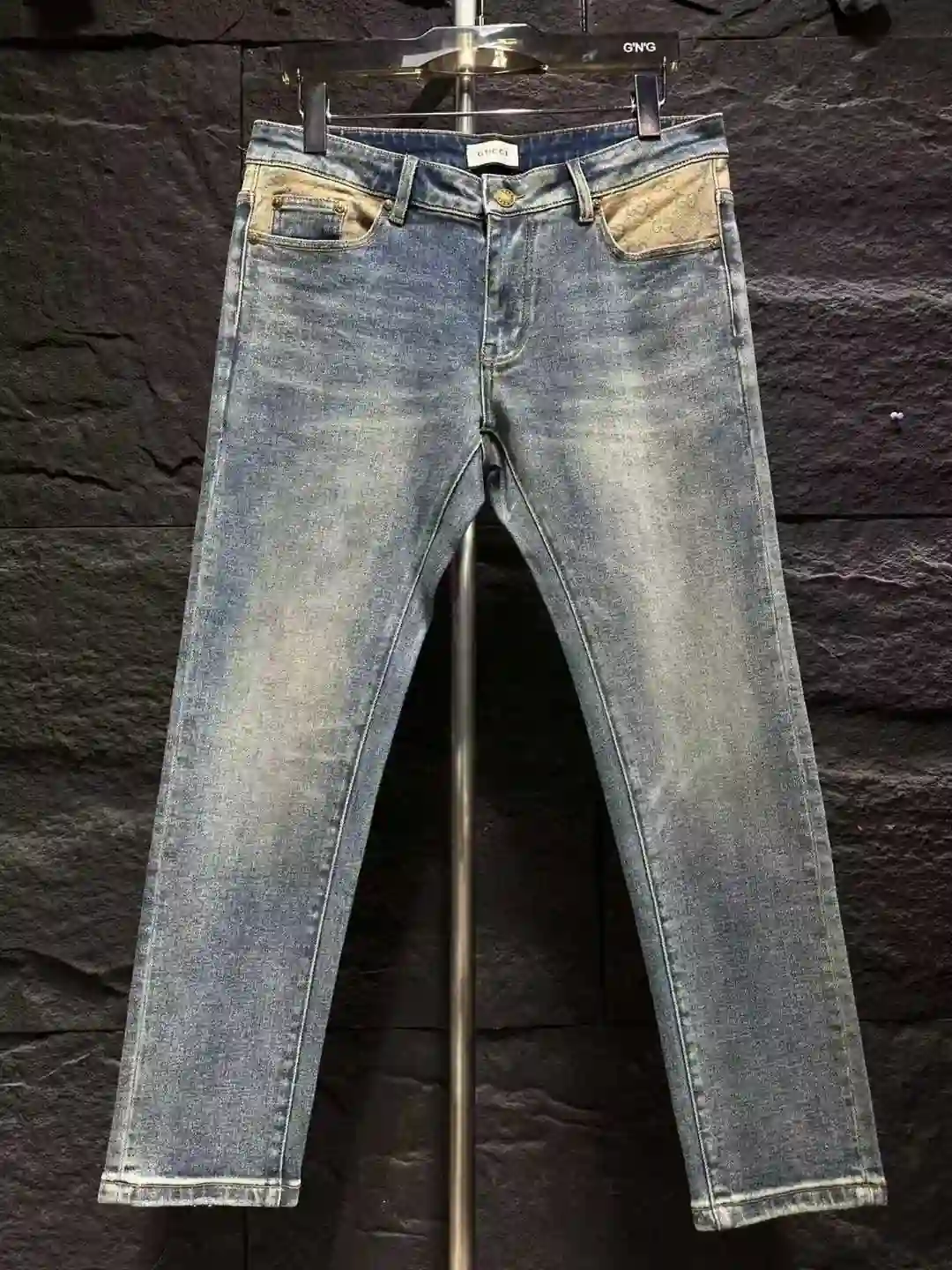 GUCCI 571__1