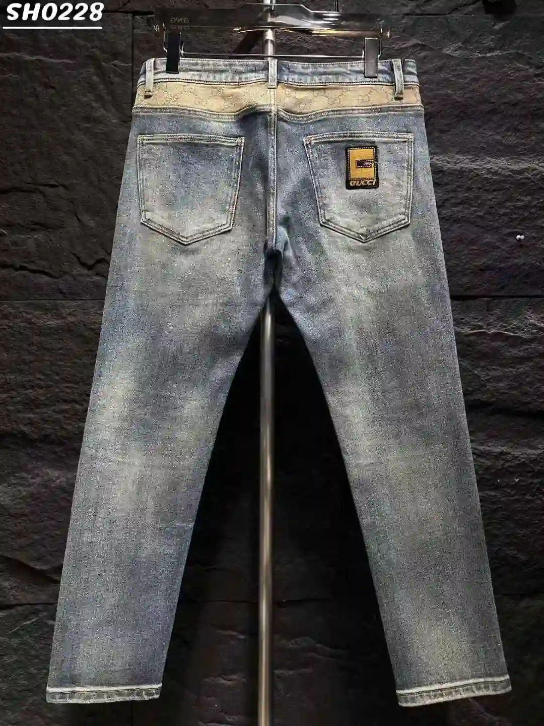 GUCCI 571__2