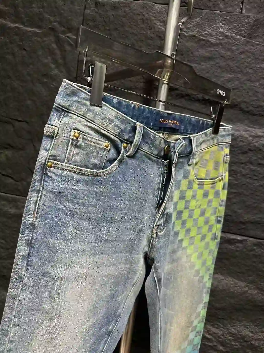 LV 408__6