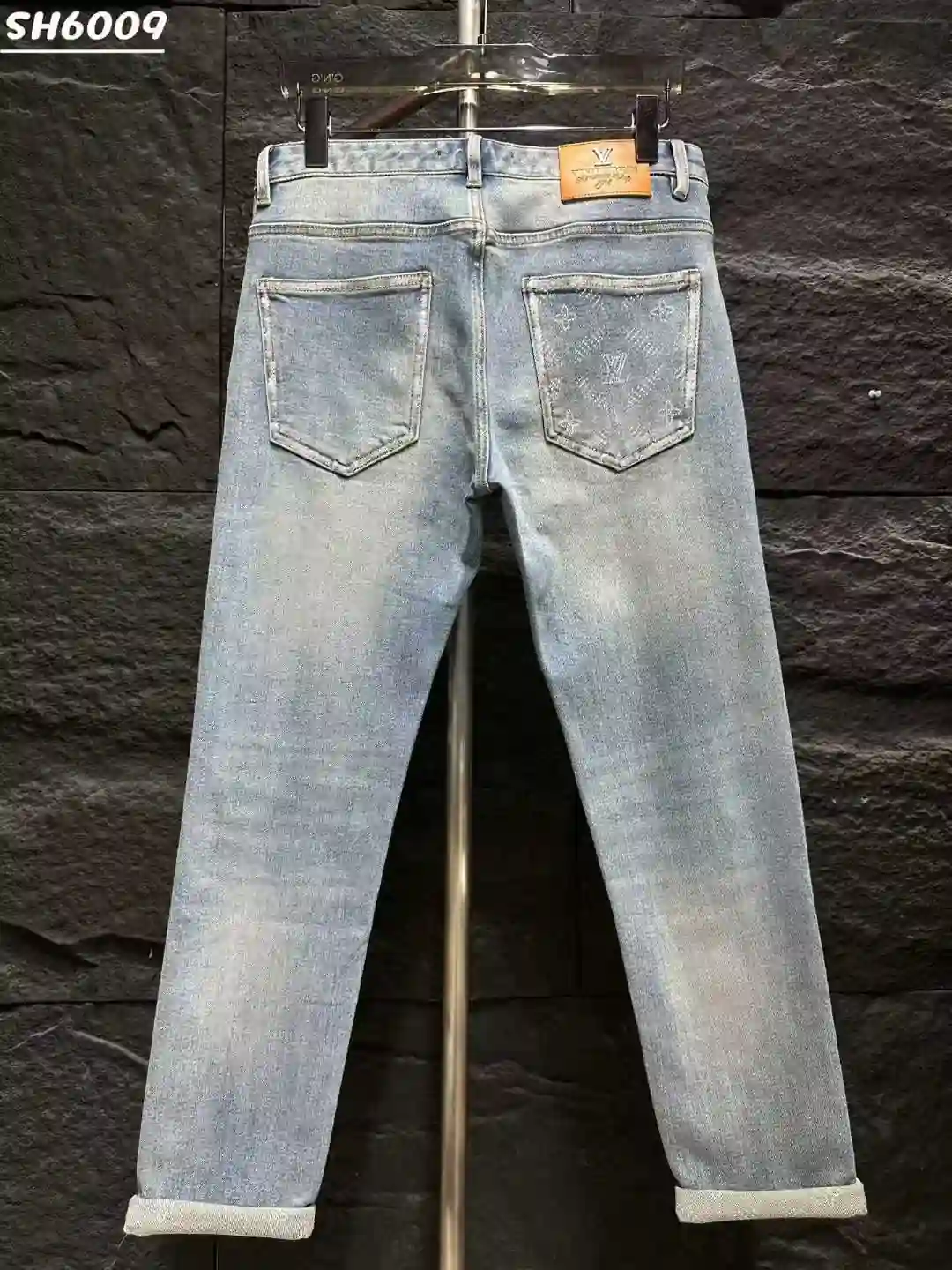 LV 427__1