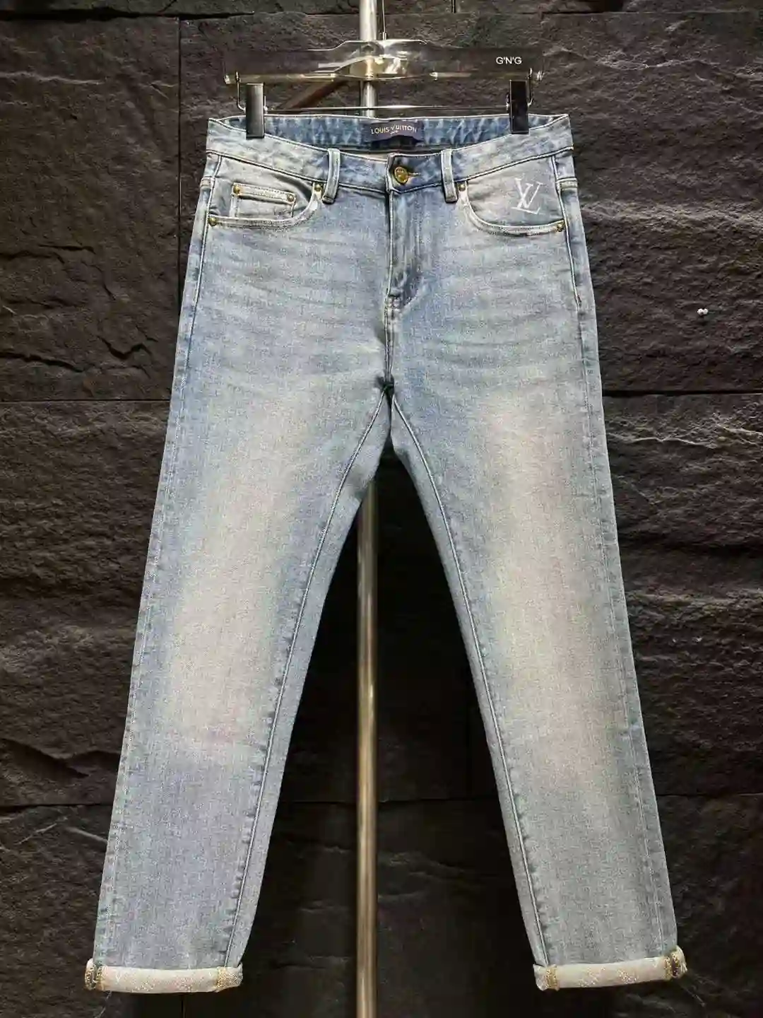 LV 427__9