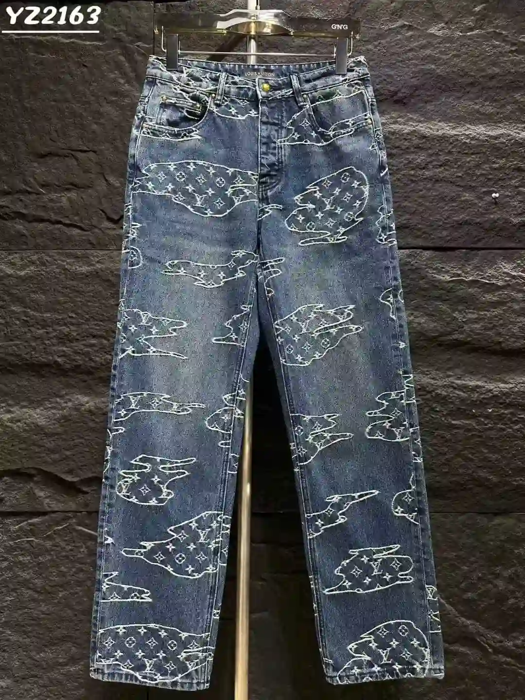 LV 446__1