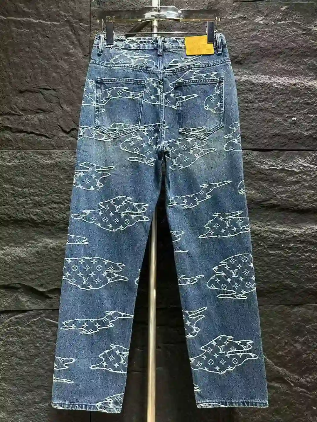 LV 446__6