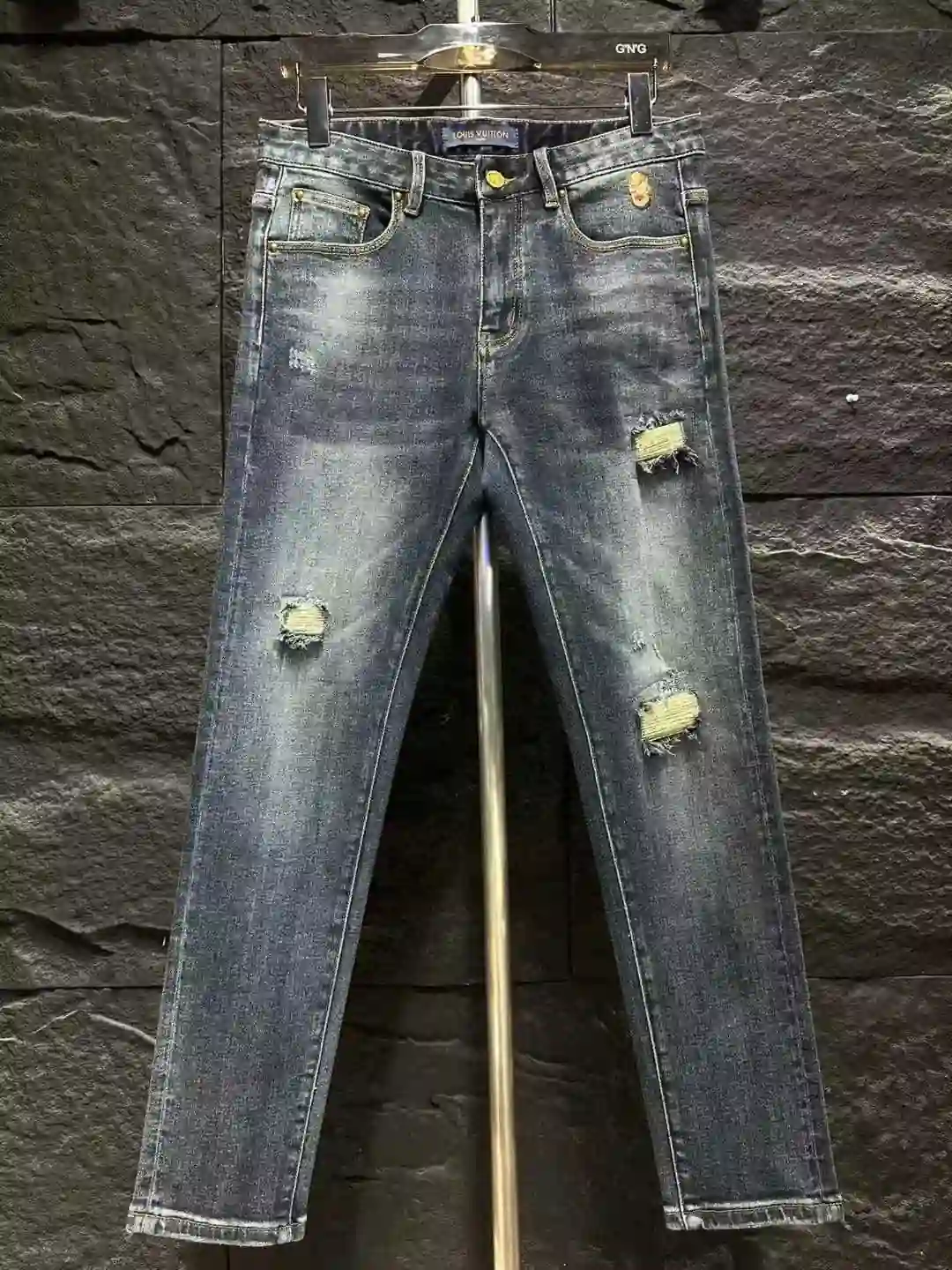 LV 447__1