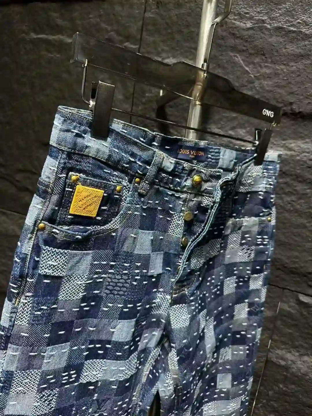 LV 448__5